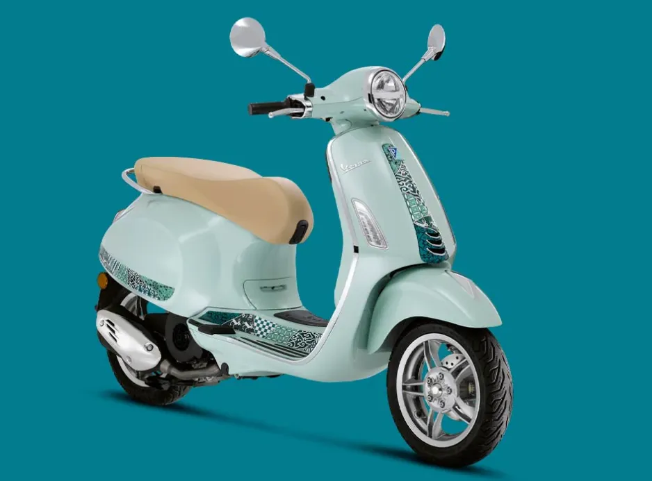 2025 Vespa Primavera 150 Batik