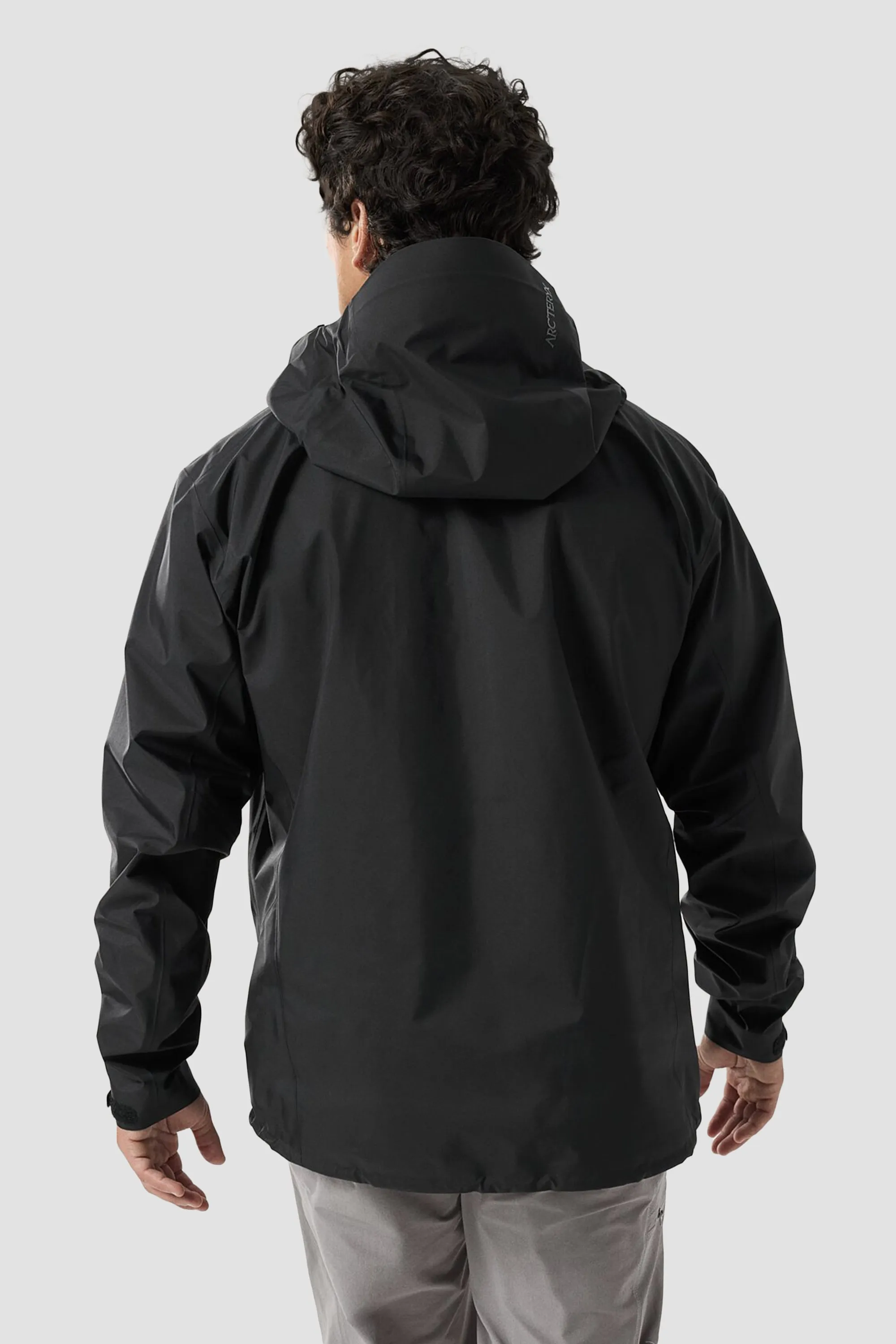 Arc'teryx Men's Beta SL Jacket in Black