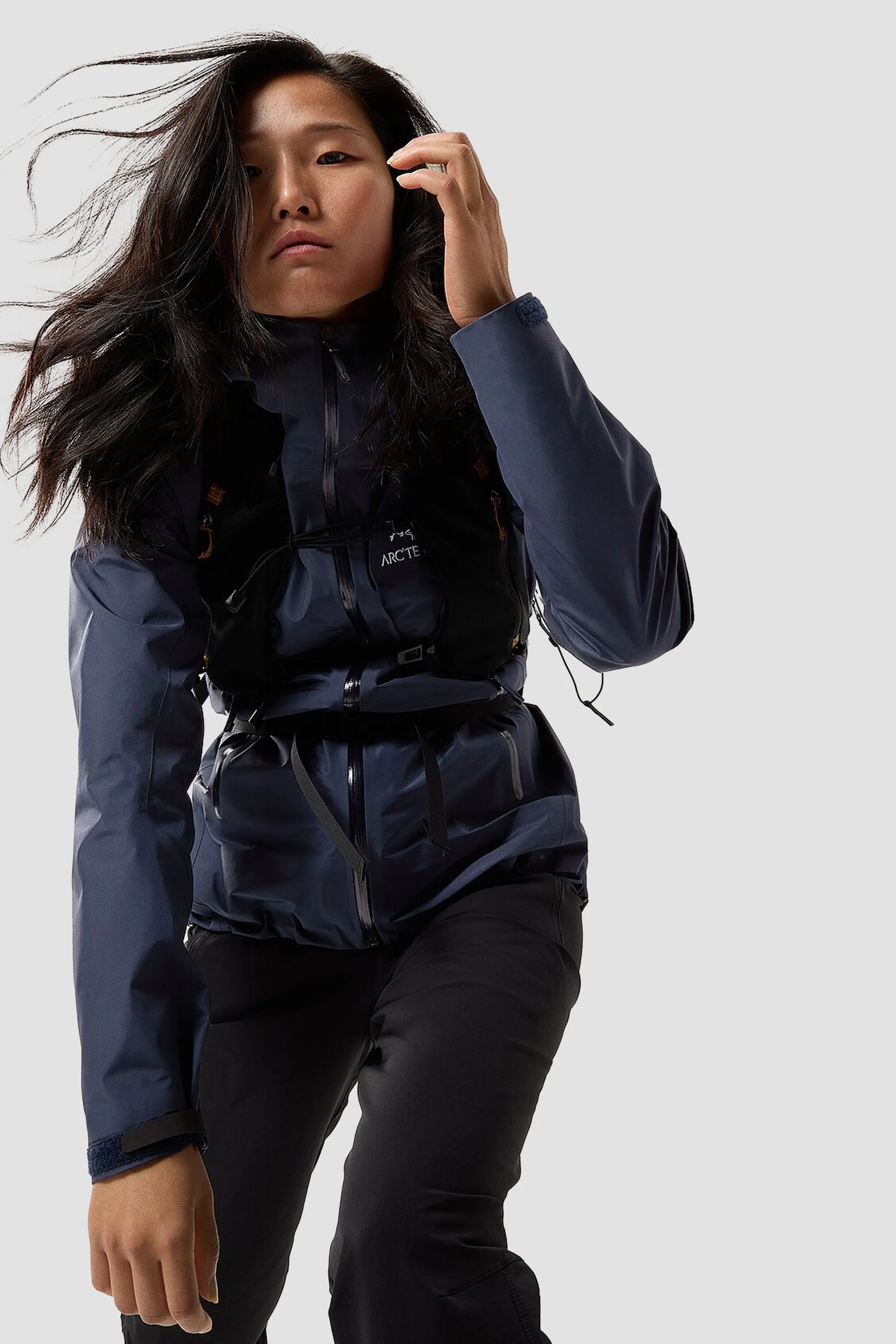 Arc'teryx Women's Beta LT Jacket in Black Sapphire