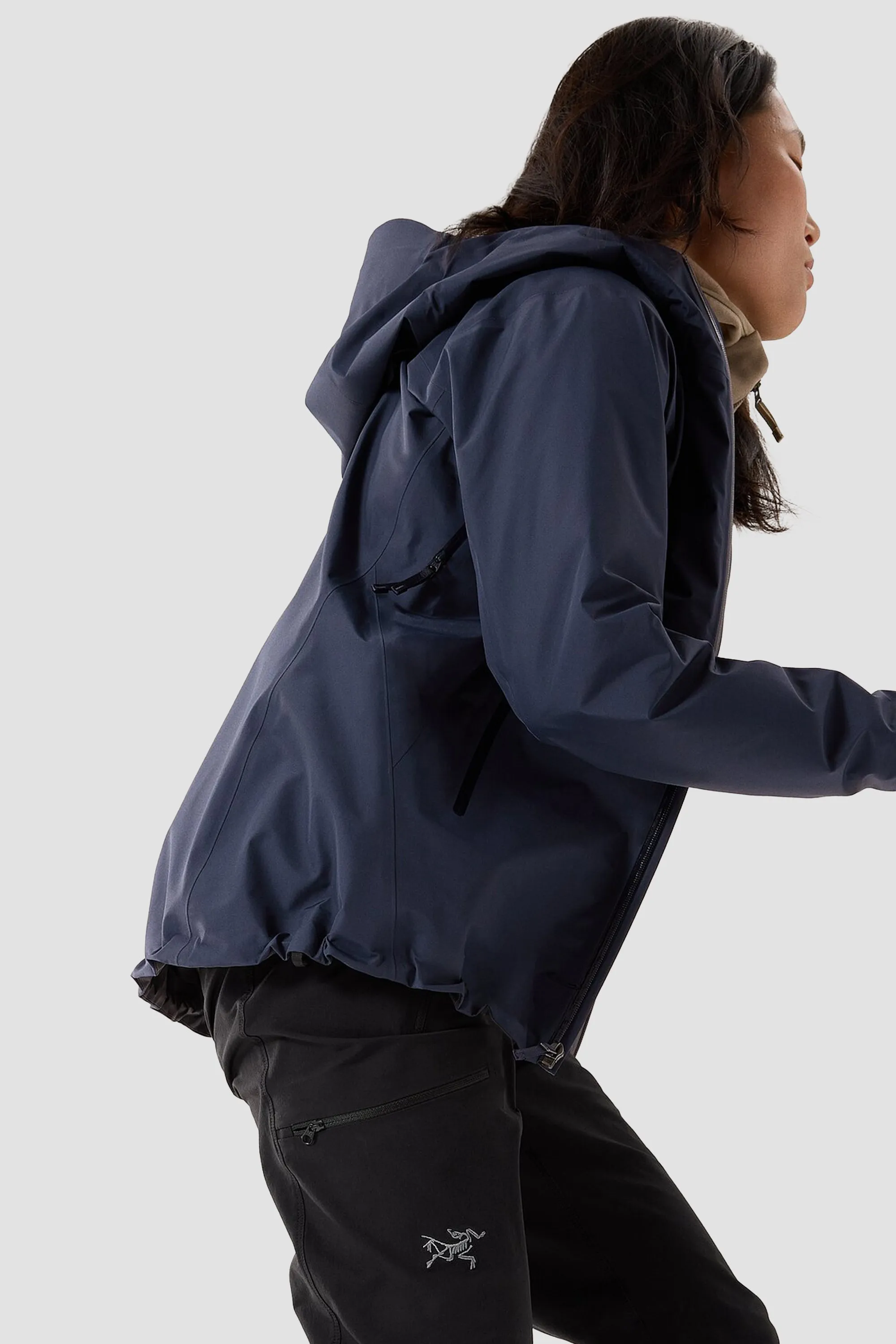 Arc'teryx Women's Beta LT Jacket in Black Sapphire