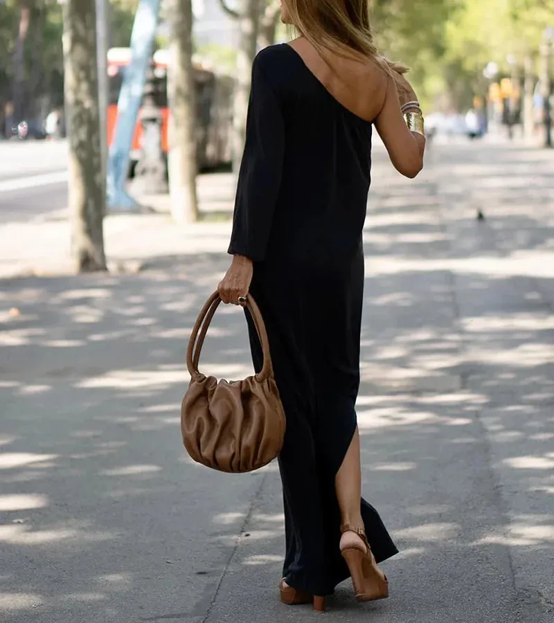 Constanza - Flowing off shoulder maxi dress