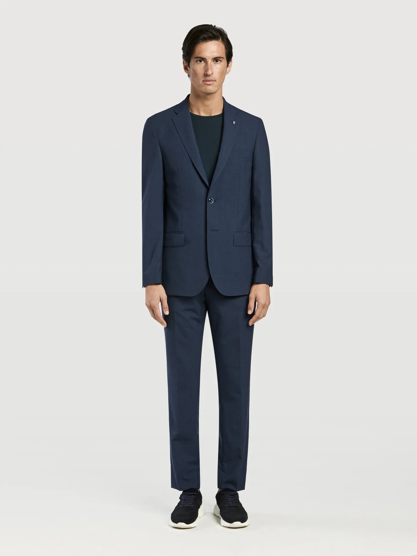 Timeless essential slim fit performance suit